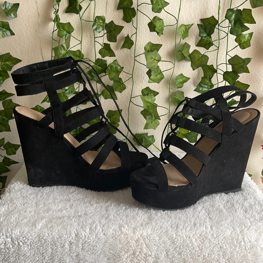 Size 9 Charlotte Russe heels.